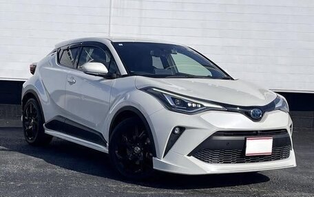 Toyota C-HR I рестайлинг, 2023 год, 2 090 000 рублей, 3 фотография