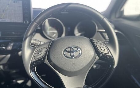 Toyota C-HR I рестайлинг, 2023 год, 2 090 000 рублей, 13 фотография