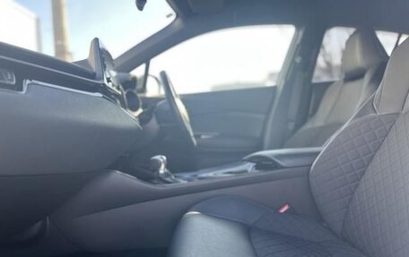 Toyota C-HR I рестайлинг, 2023 год, 2 090 000 рублей, 12 фотография