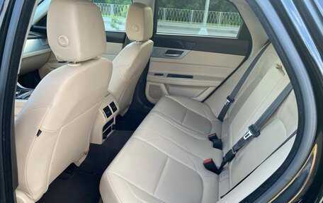 Jaguar XF II, 2016 год, 1 800 000 рублей, 13 фотография