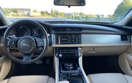 Jaguar XF II, 2016 год, 1 800 000 рублей, 19 фотография
