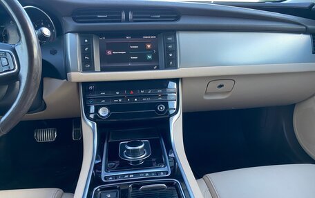 Jaguar XF II, 2016 год, 1 800 000 рублей, 20 фотография