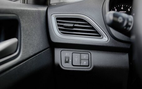 Hyundai Solaris II рестайлинг, 2018 год, 1 067 000 рублей, 12 фотография