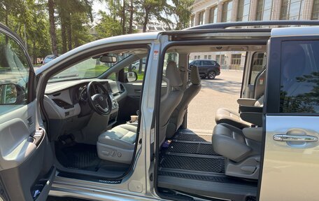 Toyota Sienna III, 2020 год, 3 900 000 рублей, 11 фотография