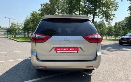 Toyota Sienna III, 2020 год, 3 900 000 рублей, 6 фотография