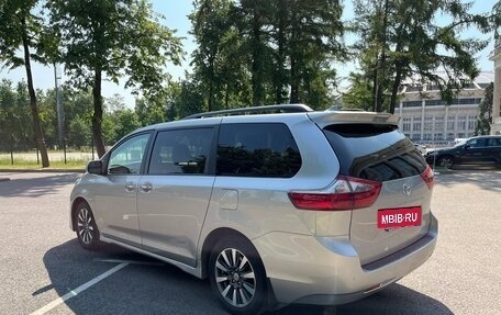 Toyota Sienna III, 2020 год, 3 900 000 рублей, 5 фотография