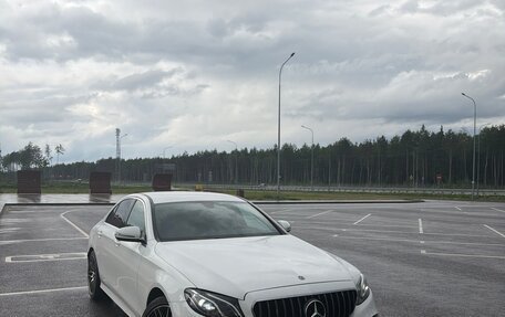 Mercedes-Benz E-Класс, 2018 год, 2 600 000 рублей, 2 фотография