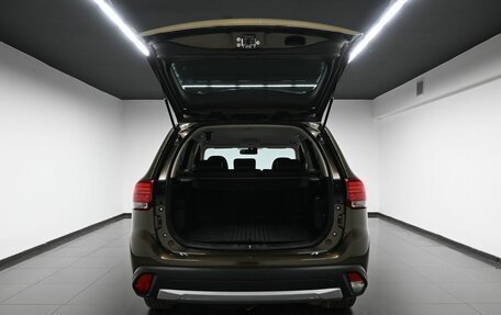 Mitsubishi Outlander III рестайлинг 3, 2017 год, 2 195 000 рублей, 7 фотография