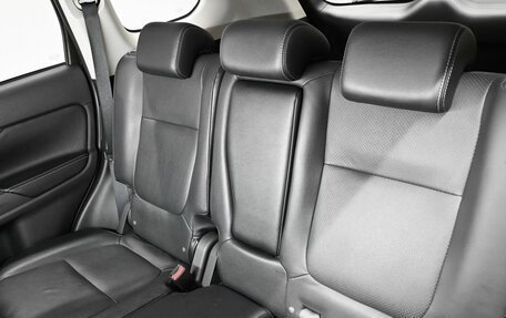 Mitsubishi Outlander III рестайлинг 3, 2017 год, 2 195 000 рублей, 10 фотография