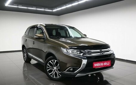 Mitsubishi Outlander III рестайлинг 3, 2017 год, 2 195 000 рублей, 5 фотография