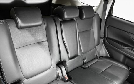 Mitsubishi Outlander III рестайлинг 3, 2017 год, 2 195 000 рублей, 13 фотография