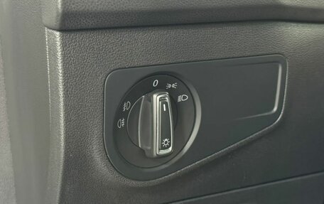Volkswagen Tiguan II, 2020 год, 2 600 000 рублей, 18 фотография