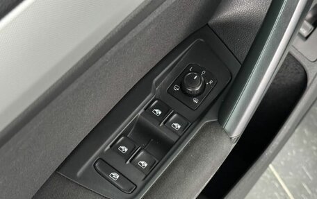 Volkswagen Tiguan II, 2020 год, 2 600 000 рублей, 19 фотография