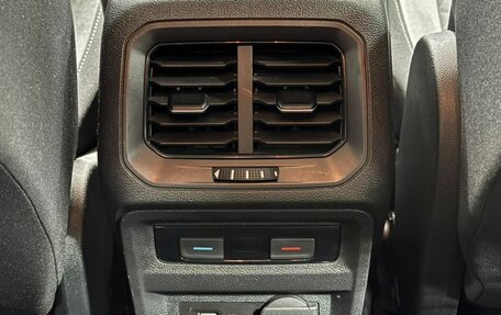 Volkswagen Tiguan II, 2020 год, 2 600 000 рублей, 22 фотография