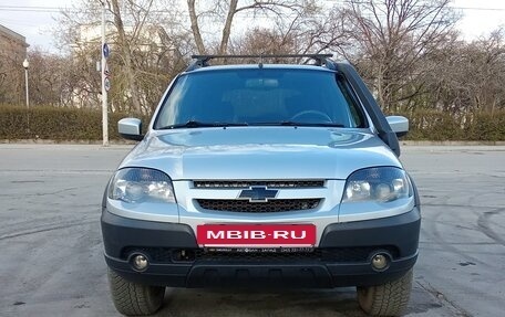 Chevrolet Niva I рестайлинг, 2018 год, 798 000 рублей, 2 фотография