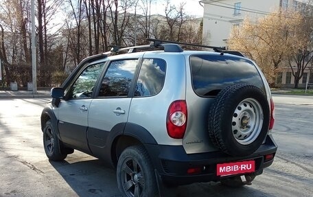Chevrolet Niva I рестайлинг, 2018 год, 798 000 рублей, 5 фотография