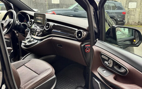 Mercedes-Benz V-Класс, 2019 год, 4 250 000 рублей, 6 фотография