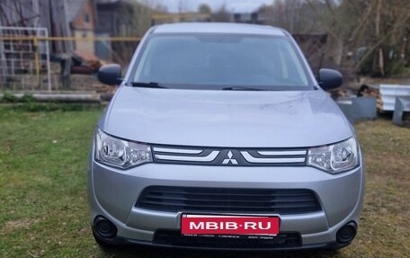 Mitsubishi Outlander III рестайлинг 3, 2013 год, 1 430 000 рублей, 1 фотография