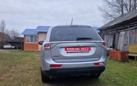 Mitsubishi Outlander III рестайлинг 3, 2013 год, 1 430 000 рублей, 5 фотография
