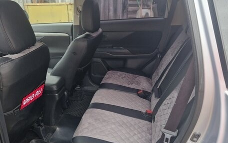 Mitsubishi Outlander III рестайлинг 3, 2013 год, 1 430 000 рублей, 6 фотография
