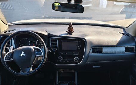 Mitsubishi Outlander III рестайлинг 3, 2012 год, 1 200 000 рублей, 8 фотография