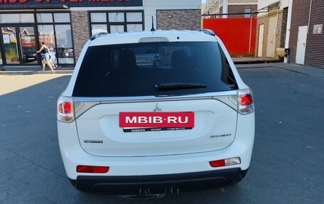 Mitsubishi Outlander III рестайлинг 3, 2012 год, 1 200 000 рублей, 13 фотография