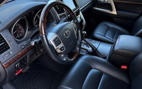 Toyota Land Cruiser 200, 2013 год, 4 085 000 рублей, 5 фотография