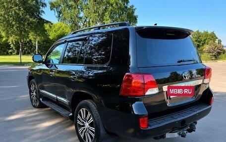 Toyota Land Cruiser 200, 2013 год, 4 085 000 рублей, 3 фотография