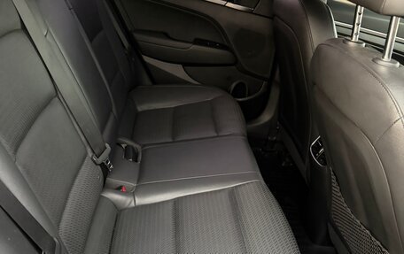 Hyundai Elantra VI рестайлинг, 2016 год, 1 550 000 рублей, 10 фотография
