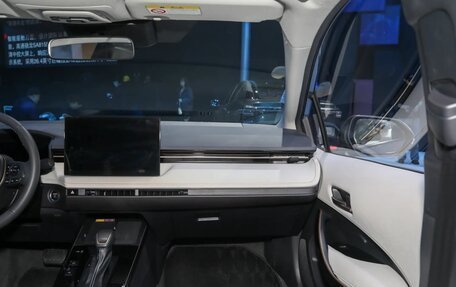 Toyota Corolla, 2026 год, 2 990 000 рублей, 24 фотография