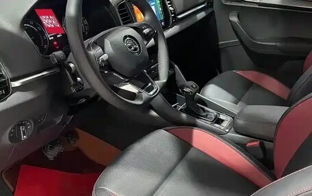 Skoda Karoq I, 2022 год, 1 920 000 рублей, 9 фотография