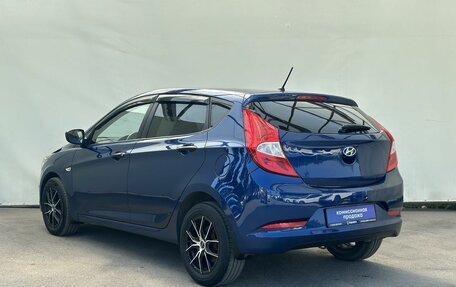 Hyundai Solaris II рестайлинг, 2015 год, 800 000 рублей, 5 фотография