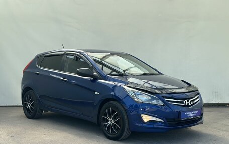 Hyundai Solaris II рестайлинг, 2015 год, 800 000 рублей, 2 фотография