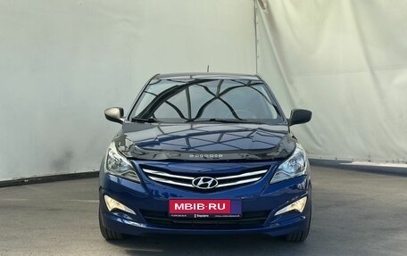 Hyundai Solaris II рестайлинг, 2015 год, 800 000 рублей, 3 фотография