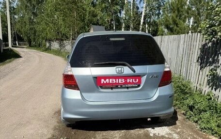Honda Fit III, 2006 год, 340 000 рублей, 2 фотография