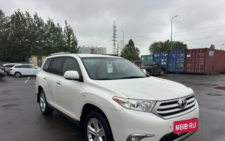 Toyota Highlander III, 2013 год, 2 079 000 рублей, 3 фотография