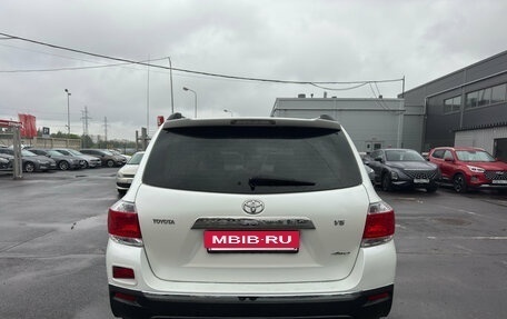 Toyota Highlander III, 2013 год, 2 079 000 рублей, 6 фотография