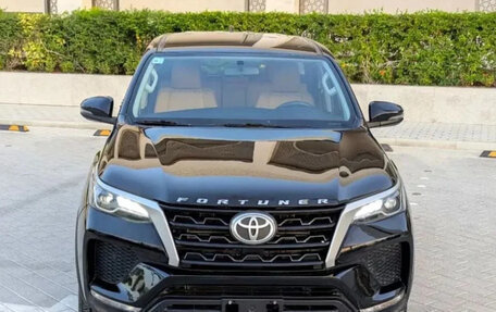 Toyota Fortuner II, 2023 год, 3 550 000 рублей, 2 фотография