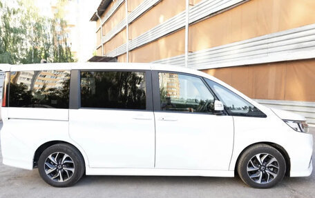 Honda Stepwgn, 2023 год, 2 050 000 рублей, 4 фотография