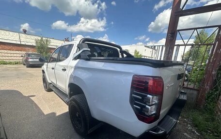 Mitsubishi L200 IV рестайлинг, 2022 год, 4 000 000 рублей, 2 фотография