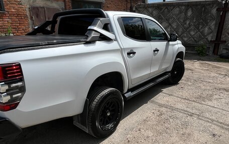 Mitsubishi L200 IV рестайлинг, 2022 год, 4 000 000 рублей, 7 фотография