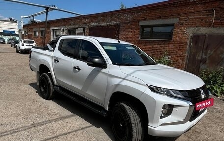 Mitsubishi L200 IV рестайлинг, 2022 год, 4 000 000 рублей, 5 фотография