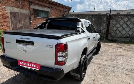 Mitsubishi L200 IV рестайлинг, 2022 год, 4 000 000 рублей, 8 фотография