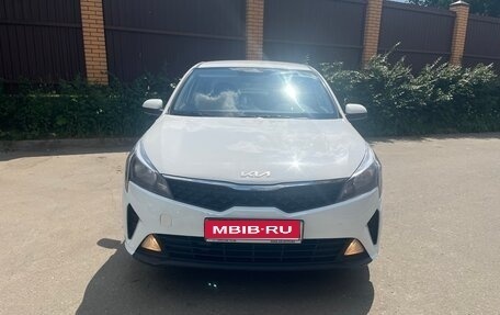 KIA Rio IV, 2021 год, 1 190 000 рублей, 1 фотография