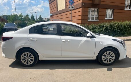 KIA Rio IV, 2021 год, 1 190 000 рублей, 3 фотография