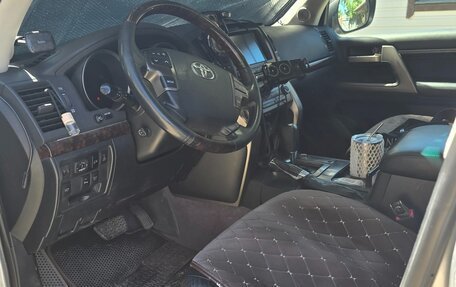 Toyota Land Cruiser 200, 2011 год, 3 300 000 рублей, 2 фотография