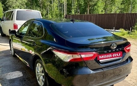 Toyota Camry, 2019 год, 2 590 000 рублей, 6 фотография
