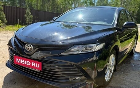 Toyota Camry, 2019 год, 2 590 000 рублей, 2 фотография