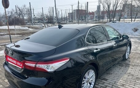 Toyota Camry, 2021 год, 3 000 000 рублей, 2 фотография