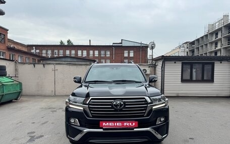 Toyota Land Cruiser 200, 2016 год, 6 350 000 рублей, 2 фотография